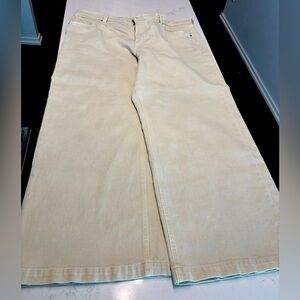 GAP high rise stride jeans in Ecru!